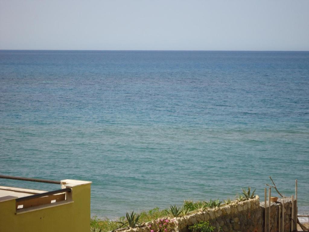Almyra Apartments & Suites Sfáka 객실 사진